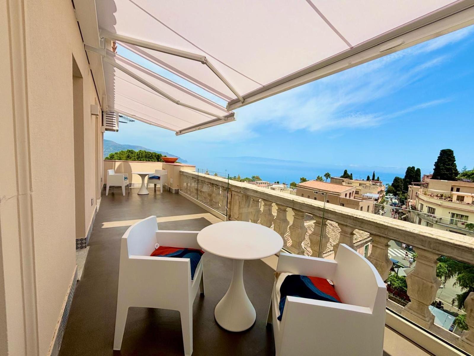 La Terrazza Di Porta Messina Hotel Taormina Buitenkant foto